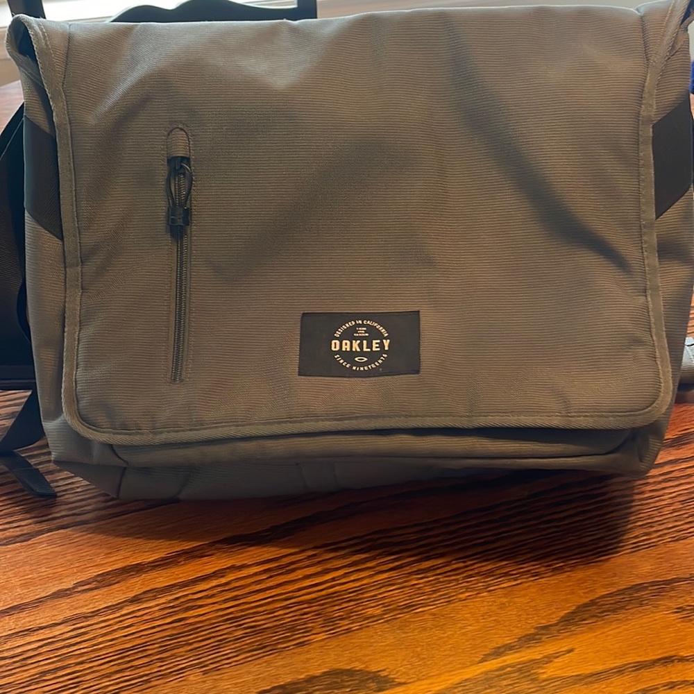 Oakley nylon travel/ laptop messenger or briefcase